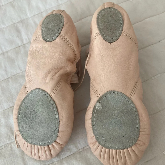 Capezio Leather Ballet Shoes in light pink - Picture 4 of 7